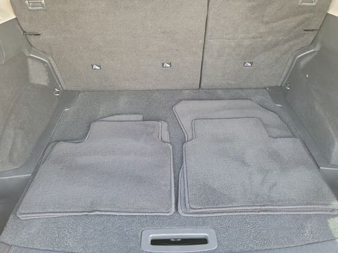 Used 2023 Nissan Rogue S AWD/4WD image 18