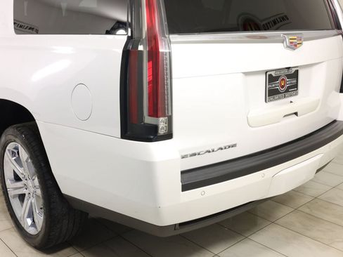 Used 2016 Cadillac Escalade ESV Premium AWD/4WD image 49