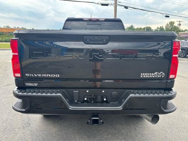 Used 2024 Chevrolet Silverado 3500 High Country w/ Technology Package AWD/4WD image 7