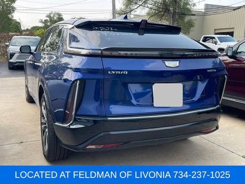 Used 2024 Cadillac Lyriq Luxury AWD/4WD image 2