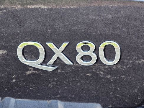 Used 2023 INFINITI QX80 Premium Select w/ All-Season Package image 7