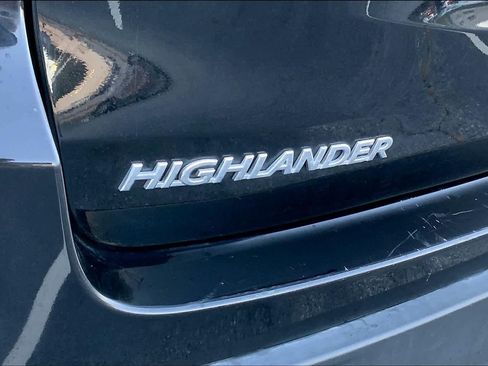 Used 2019 Toyota Highlander XLE AWD/4WD image 33
