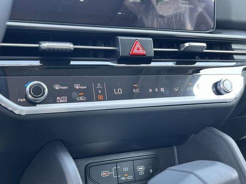 Certified 2026 Kia Sportage EX image 18
