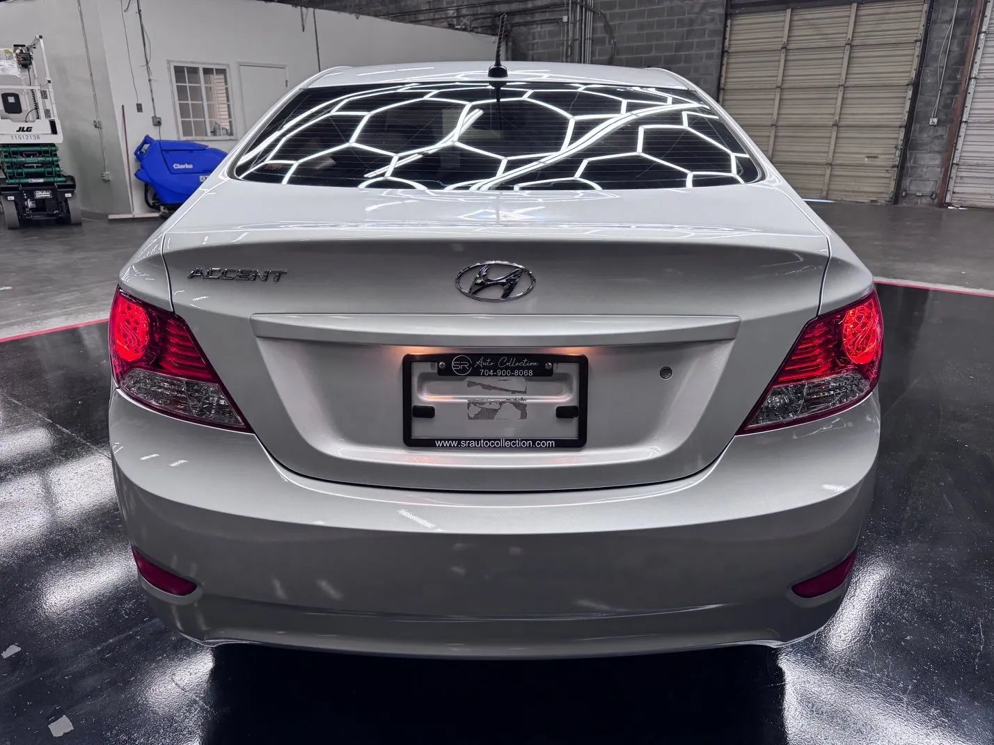 Used 2013 Hyundai Accent GLS FWD image 4