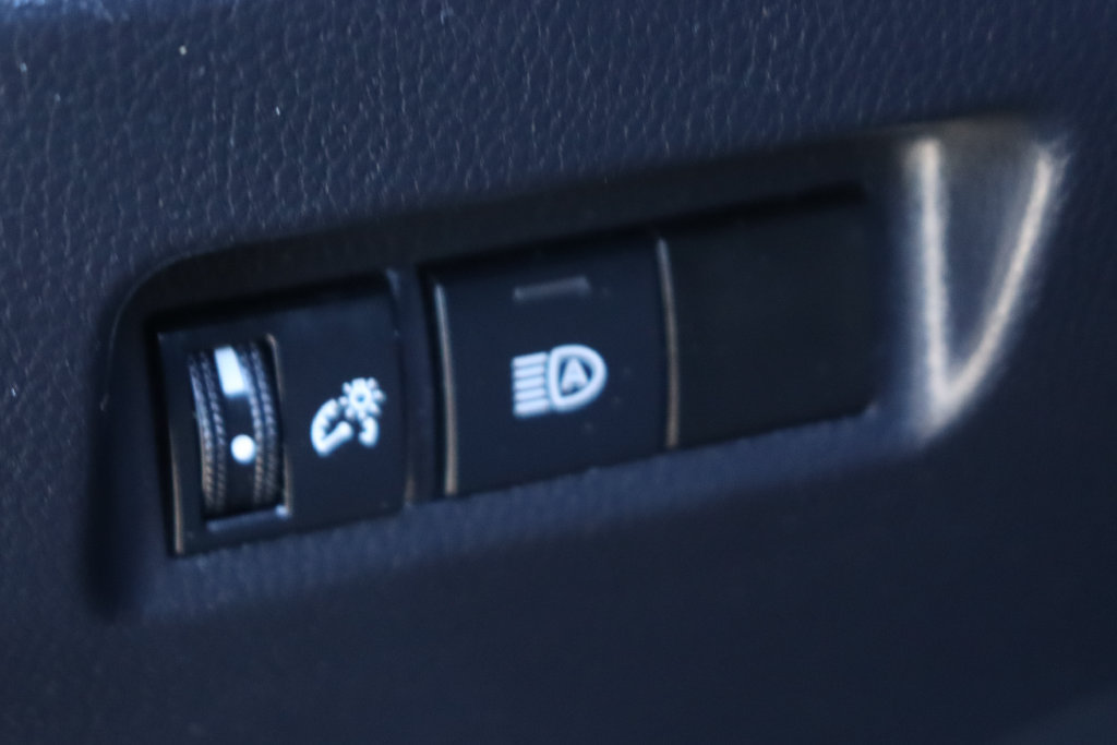 Used 2021 Toyota RAV4 LE FWD image 18