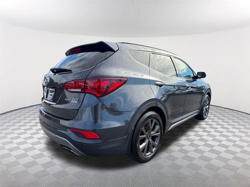 Used 2017 Hyundai Santa Fe Sport image 5