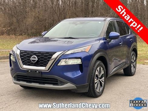 Used 2023 Nissan Rogue SV image 3