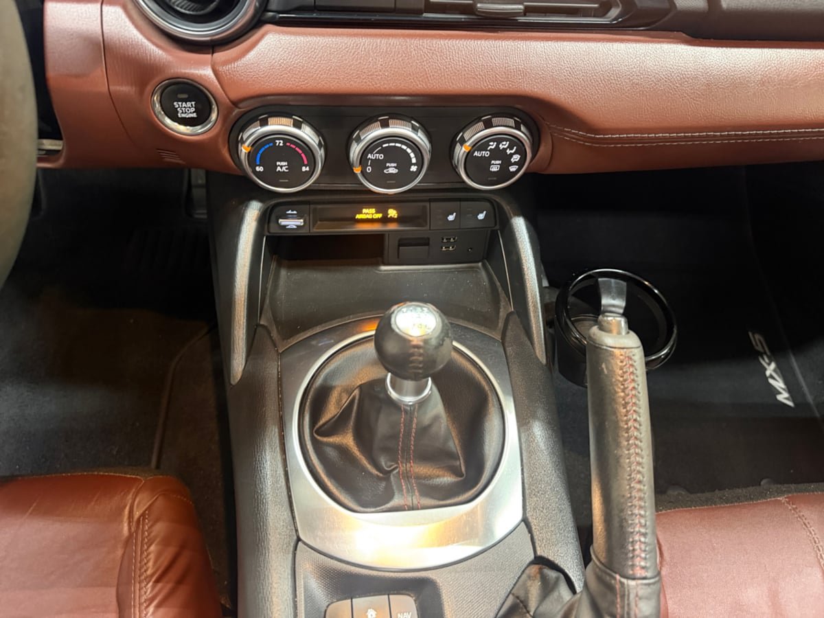 Used 2017 MAZDA MX-5 Miata RF Grand Touring RWD image 14