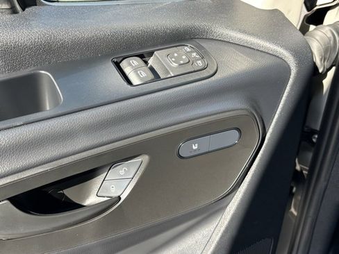 Used 2025 Mercedes-Benz Sprinter 2500 image 17