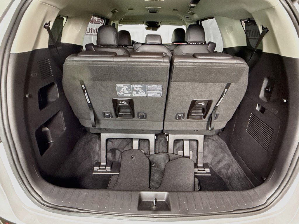 Certified 2024 Kia Carnival EX FWD image 30
