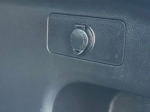 Used 2021 Toyota RAV4 Limited image 29