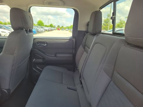 Used 2024 Nissan Frontier SV w/ SV Convenience Package RWD image 11