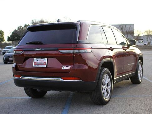 Used 2022 Jeep Grand Cherokee Limited w/ Trailer Tow Prep Group (B) image 5