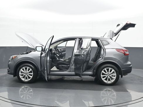Used 2022 Nissan Rogue Sport S image 27