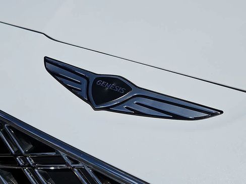 Used 2025 Genesis GV80 2.5T Standard AWD/4WD image 32