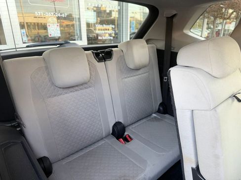 Used 2020 Volkswagen Tiguan S FWD image 31