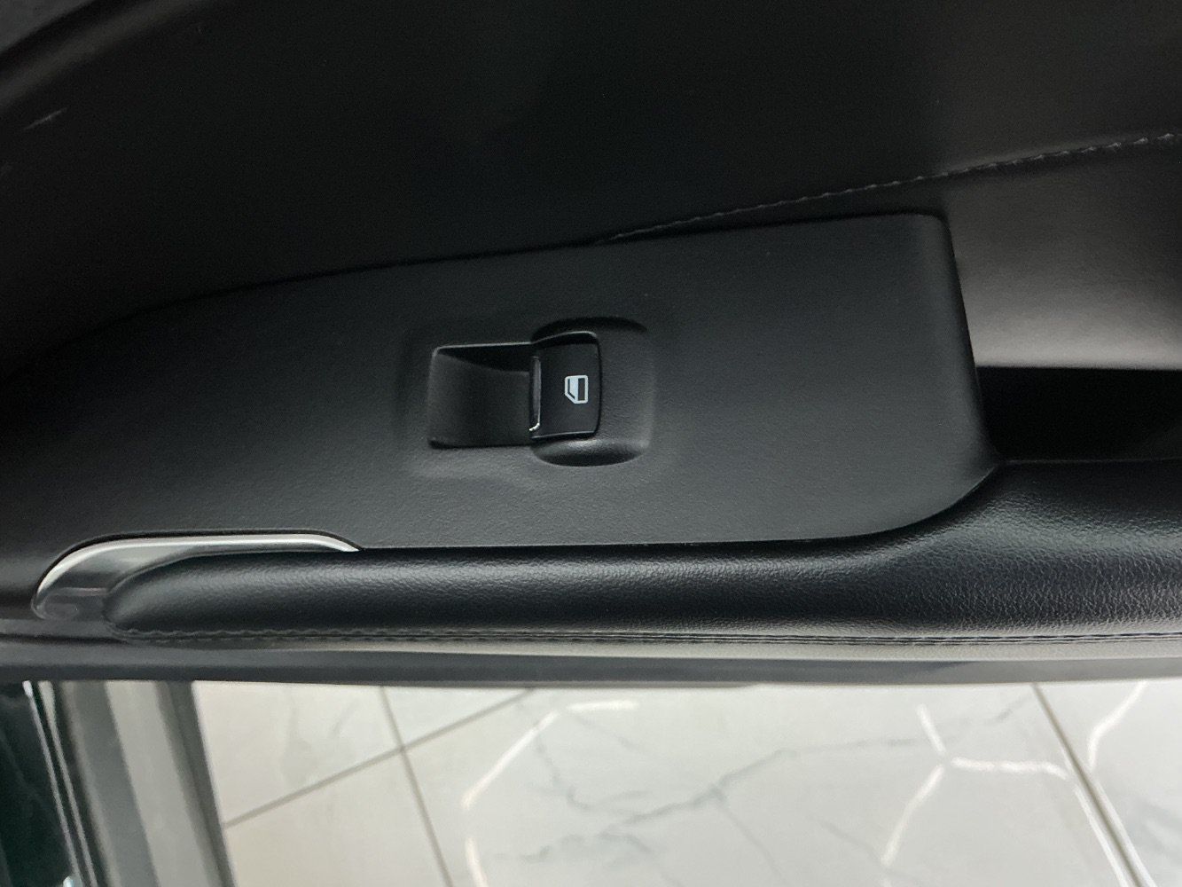 Used 2019 Lincoln MKC Select w/ Select Plus Package AWD/4WD image 40