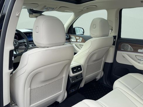New 2026 Mercedes-Benz GLS 450 4MATIC image 35