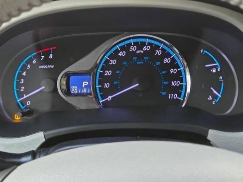 Used 2012 Toyota Sienna XLE w/ Premium Pkg FWD image 25