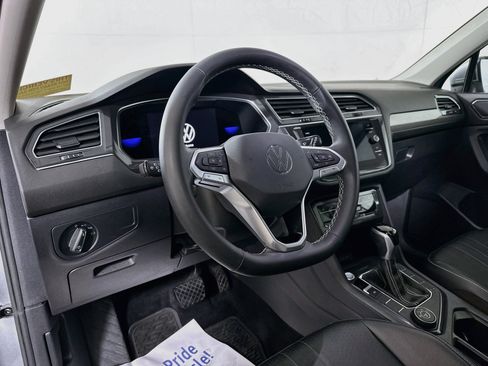 Used 2022 Volkswagen Tiguan SE AWD/4WD image 9