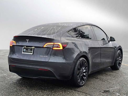 Used 2022 Tesla Model Y Performance image 3