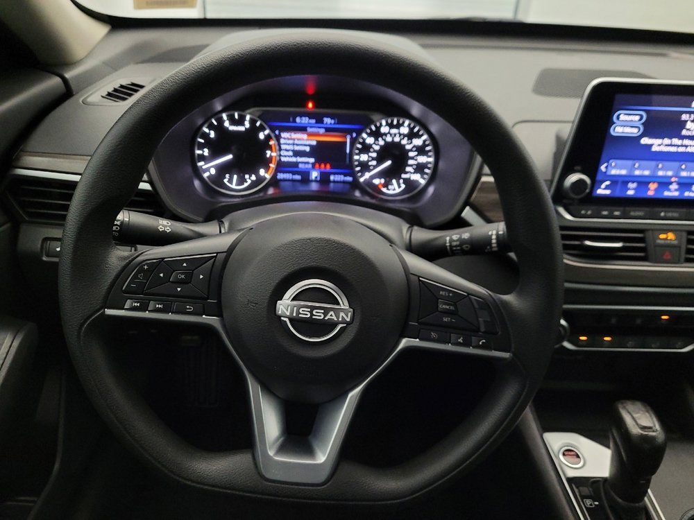 Used 2025 Nissan Altima 2.5 SV FWD image 22
