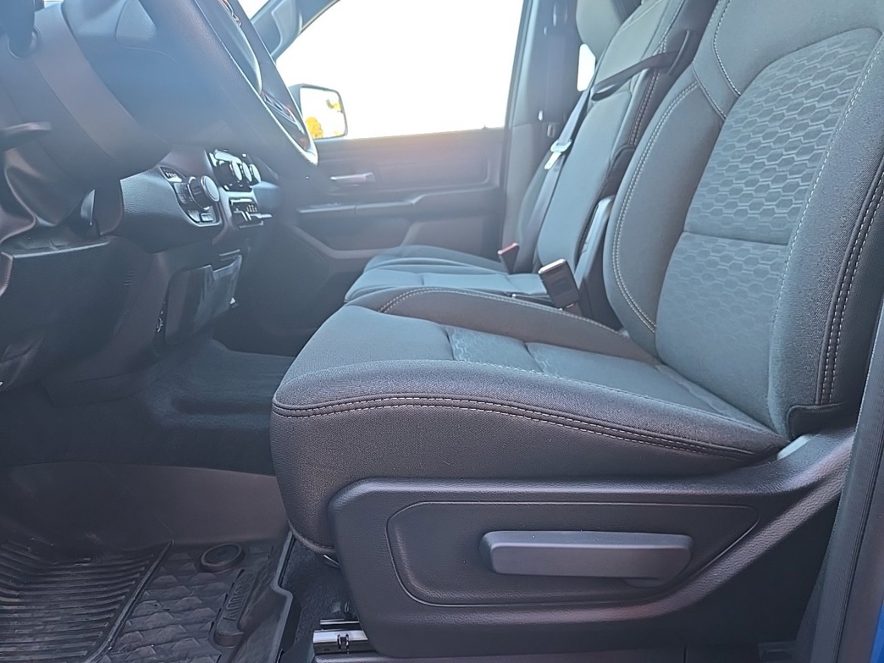 Used 2025 RAM 1500 Warlock AWD/4WD image 14
