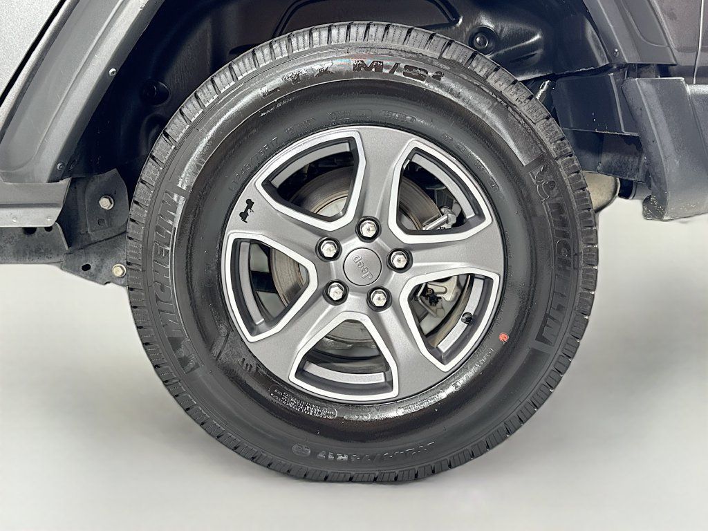 Used 2022 Jeep Wrangler Unlimited Sport AWD/4WD image 11