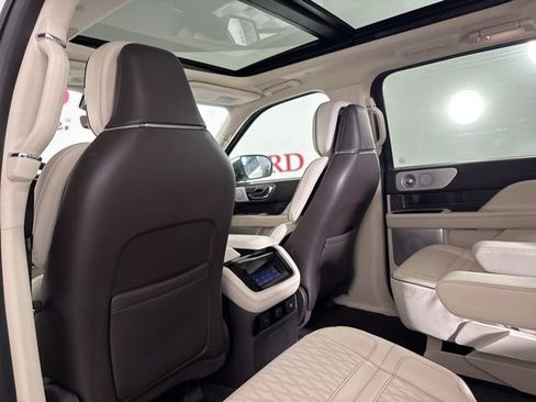Used 2024 Lincoln Navigator Black Label image 14