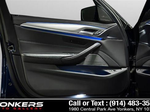 Used 2022 BMW M5 image 51