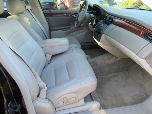 Used 2000 Cadillac De Ville Base w/ Comfort/Convenience Pkg image 9