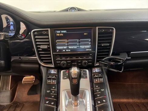 Used 2015 Porsche Panamera 4S image 21