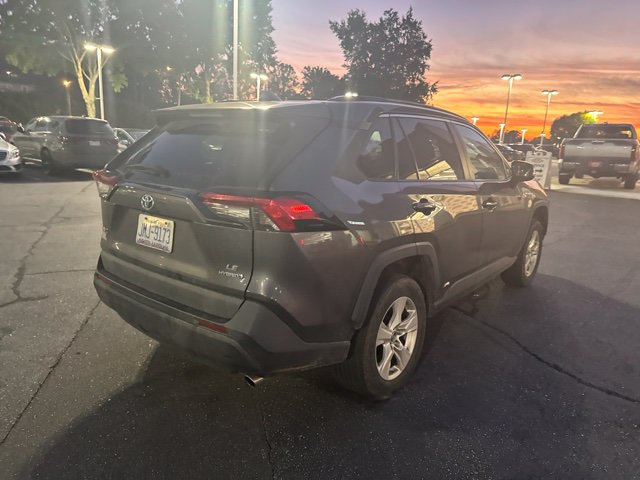 Used 2019 Toyota RAV4 LE w/ Carpet Mat Package AWD/4WD image 4