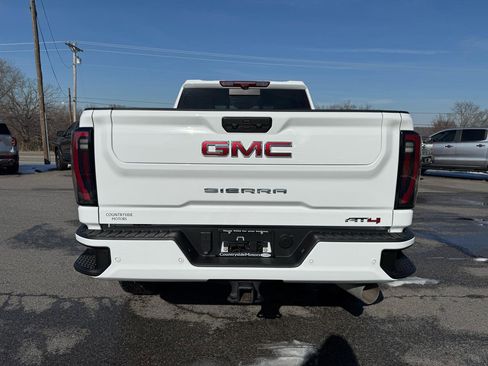 Used 2024 GMC Sierra 2500 AT4 w/ AT4 Premium Plus Package image 5
