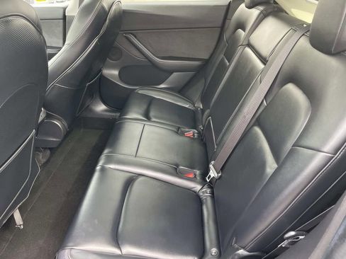 Used 2020 Tesla Model Y Long Range image 22