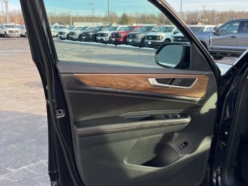 Used 2025 Volkswagen Atlas SE FWD image 29