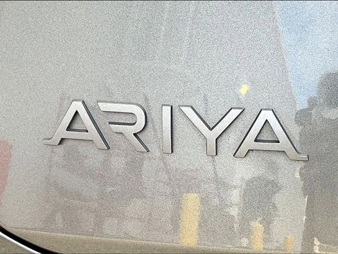 Used 2023 Nissan Ariya FWD image 9