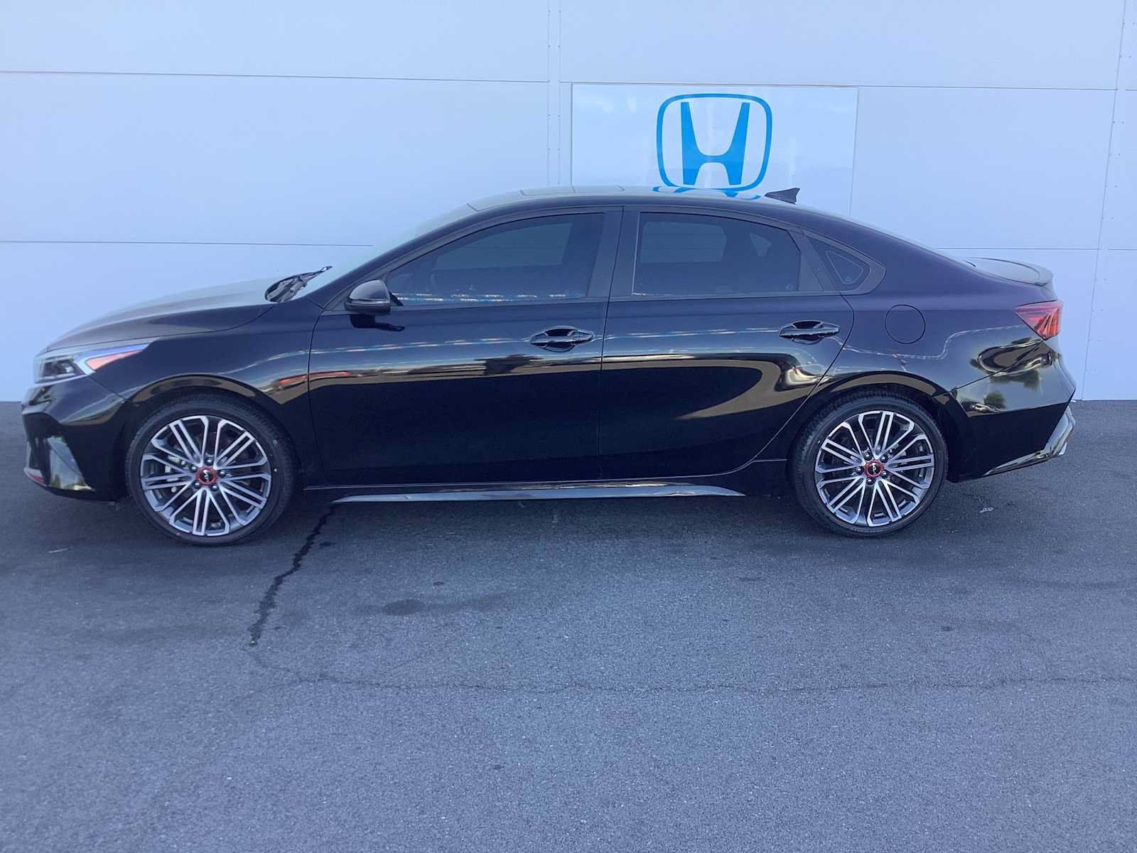 Used 2024 Kia Forte GT FWD image 2