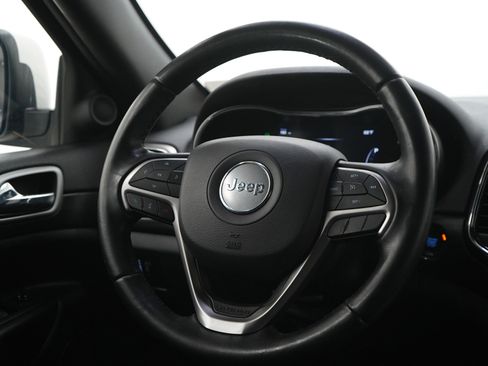 Used 2020 Jeep Grand Cherokee Laredo AWD/4WD image 14