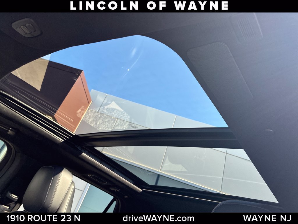 Certified 2024 Lincoln Navigator Reserve AWD/4WD image 15
