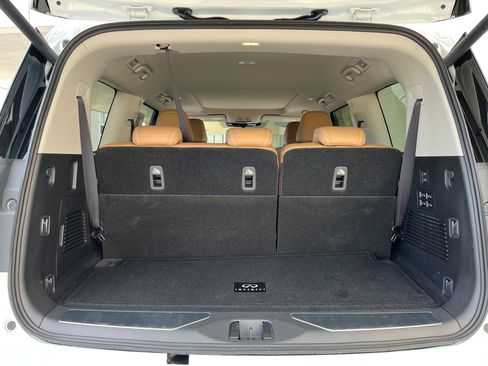 Certified 2026 INFINITI QX80 Luxe w/ Cargo Package AWD/4WD image 19
