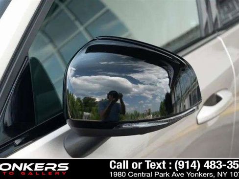 Used 2023 Volvo XC40 B5 Ultimate w/ Protection Package Premier image 50