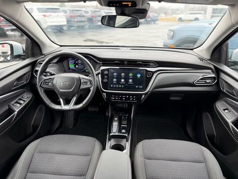 Used 2023 Chevrolet Bolt EUV LT w/ Comfort Package image 2