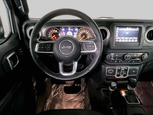 Used 2018 Jeep Wrangler Unlimited Sahara AWD/4WD image 6