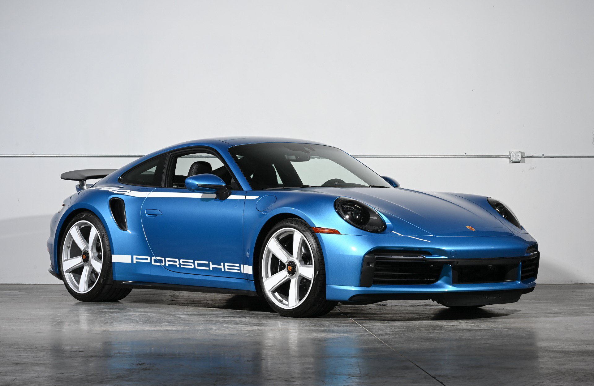 Used 2025 Porsche 911 Turbo S AWD/4WD image 10