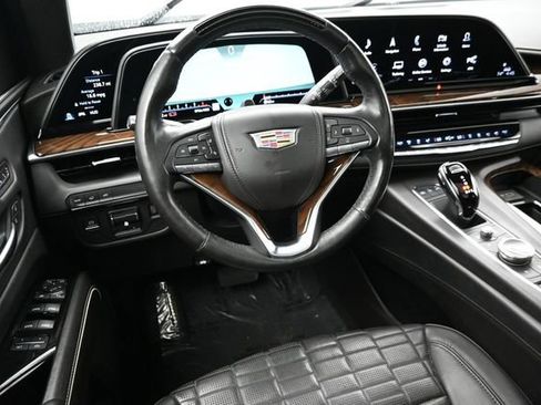 Used 2021 Cadillac Escalade Premium Luxury Platinum RWD image 16