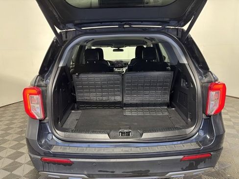 Used 2022 Ford Explorer XLT w/ Equipment Group 202A image 8