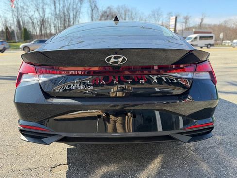 Used 2021 Hyundai Elantra SEL w/ Convenience Package FWD image 10