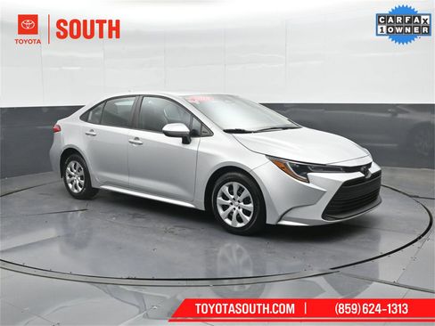 Used 2023 Toyota Corolla LE image 4