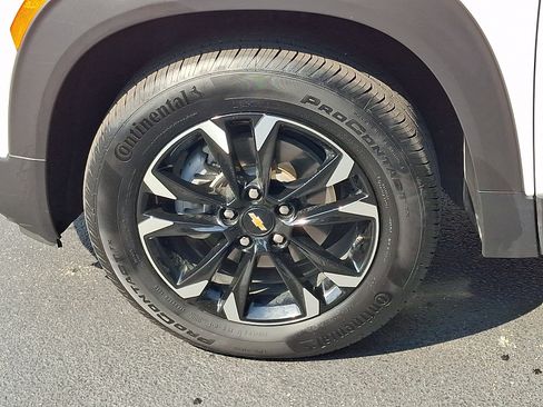 Certified 2023 Chevrolet TrailBlazer LT w/ Convenience Package AWD/4WD image 9